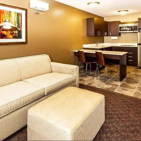 Microtel Inn & Suites By Wyndham Whitecourt Luaran gambar
