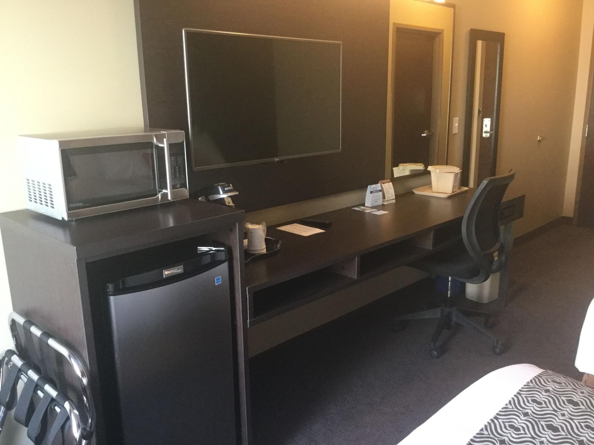 Microtel Inn & Suites By Wyndham Whitecourt Luaran gambar