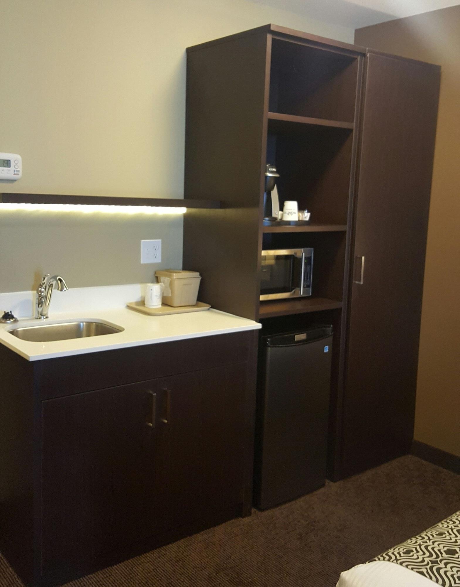 Microtel Inn & Suites By Wyndham Whitecourt Luaran gambar