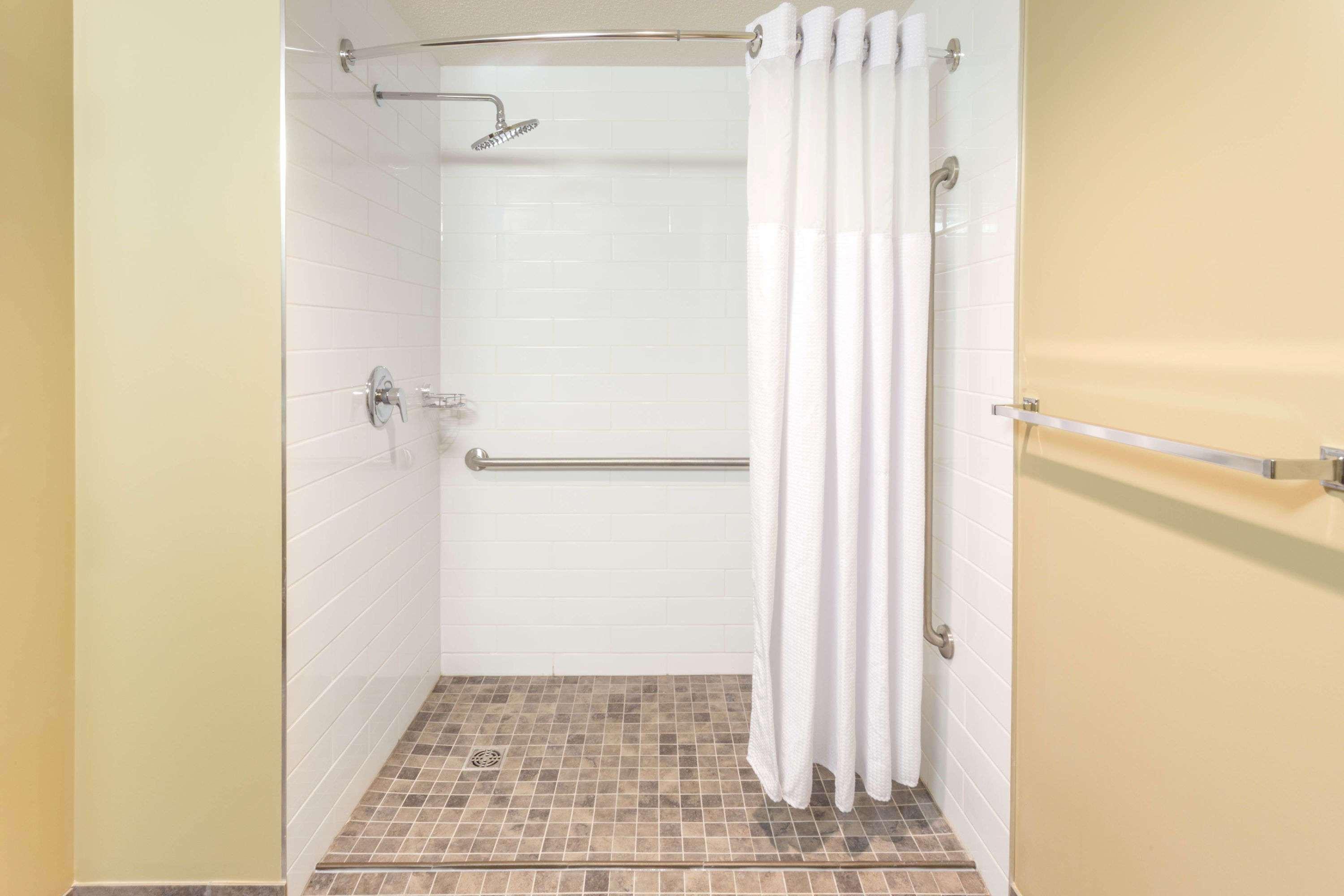 Microtel Inn & Suites By Wyndham Whitecourt Luaran gambar