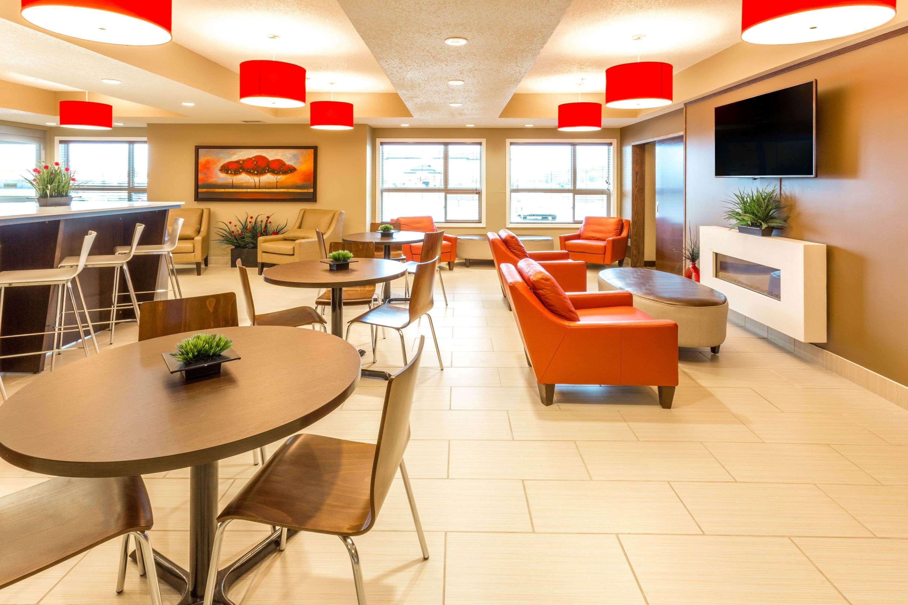 Microtel Inn & Suites By Wyndham Whitecourt Luaran gambar