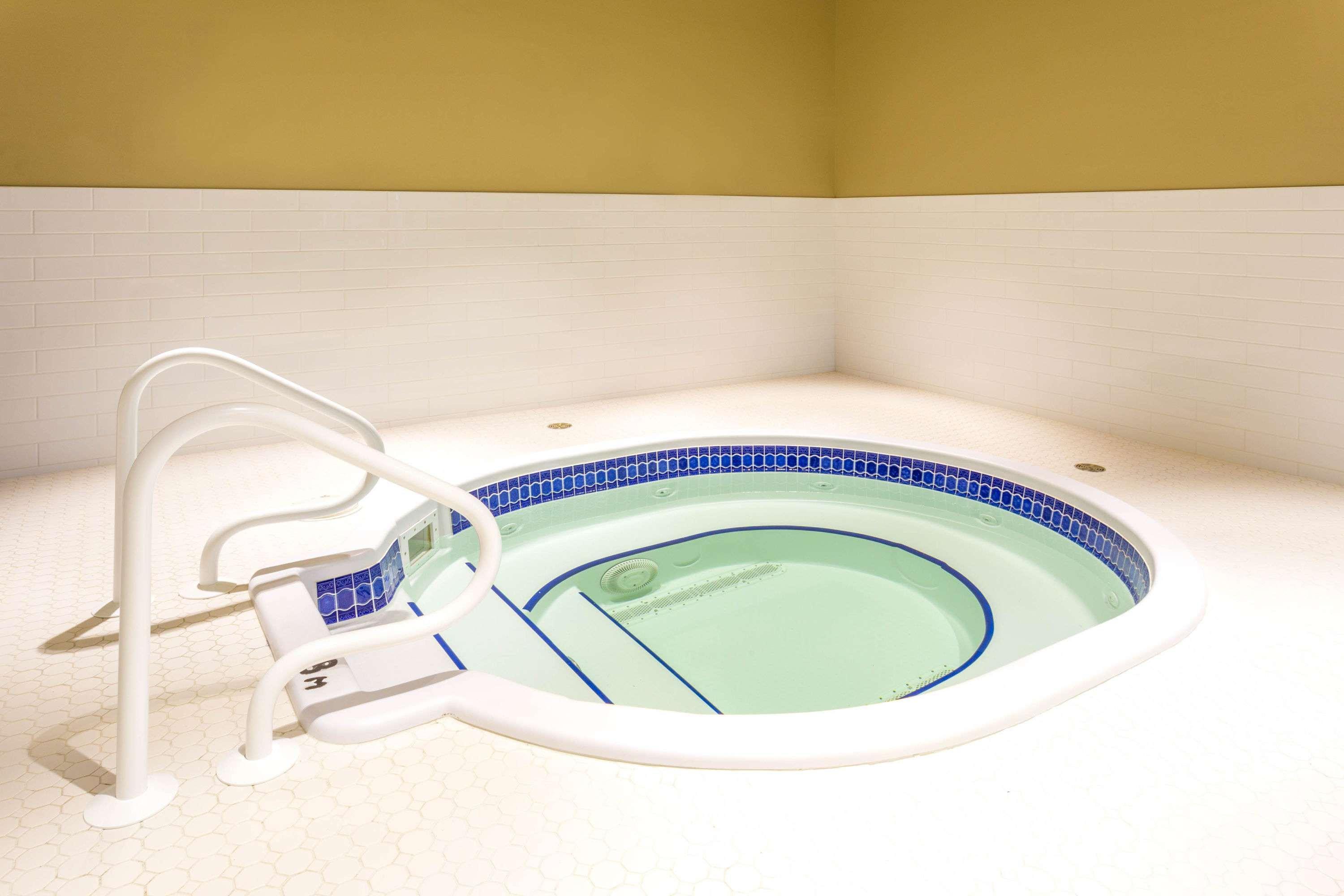 Microtel Inn & Suites By Wyndham Whitecourt Luaran gambar