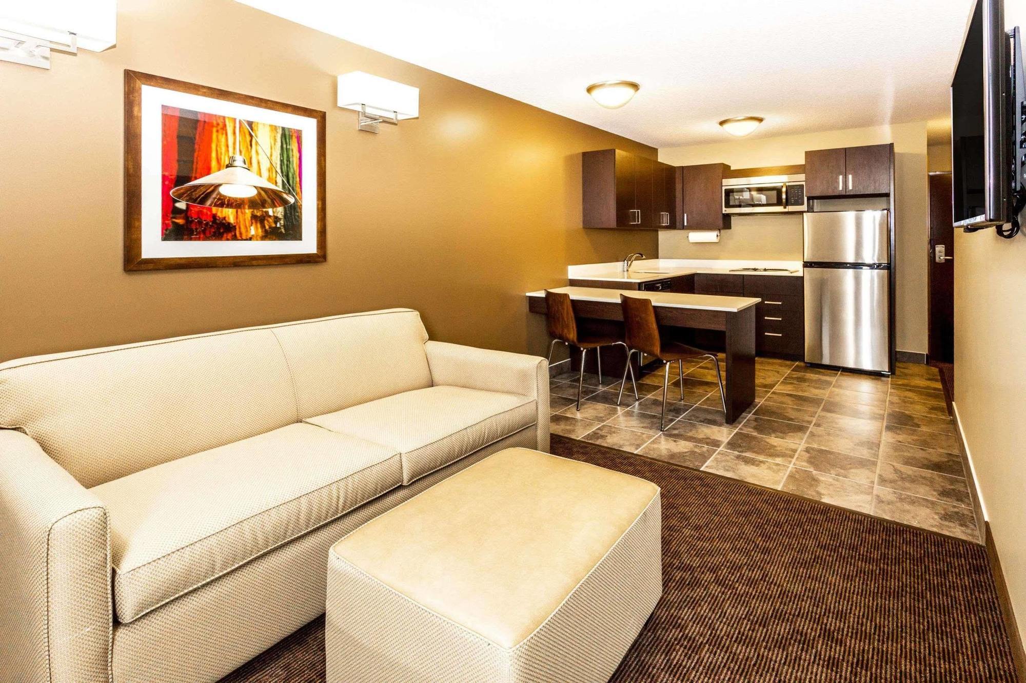 Microtel Inn & Suites By Wyndham Whitecourt Luaran gambar