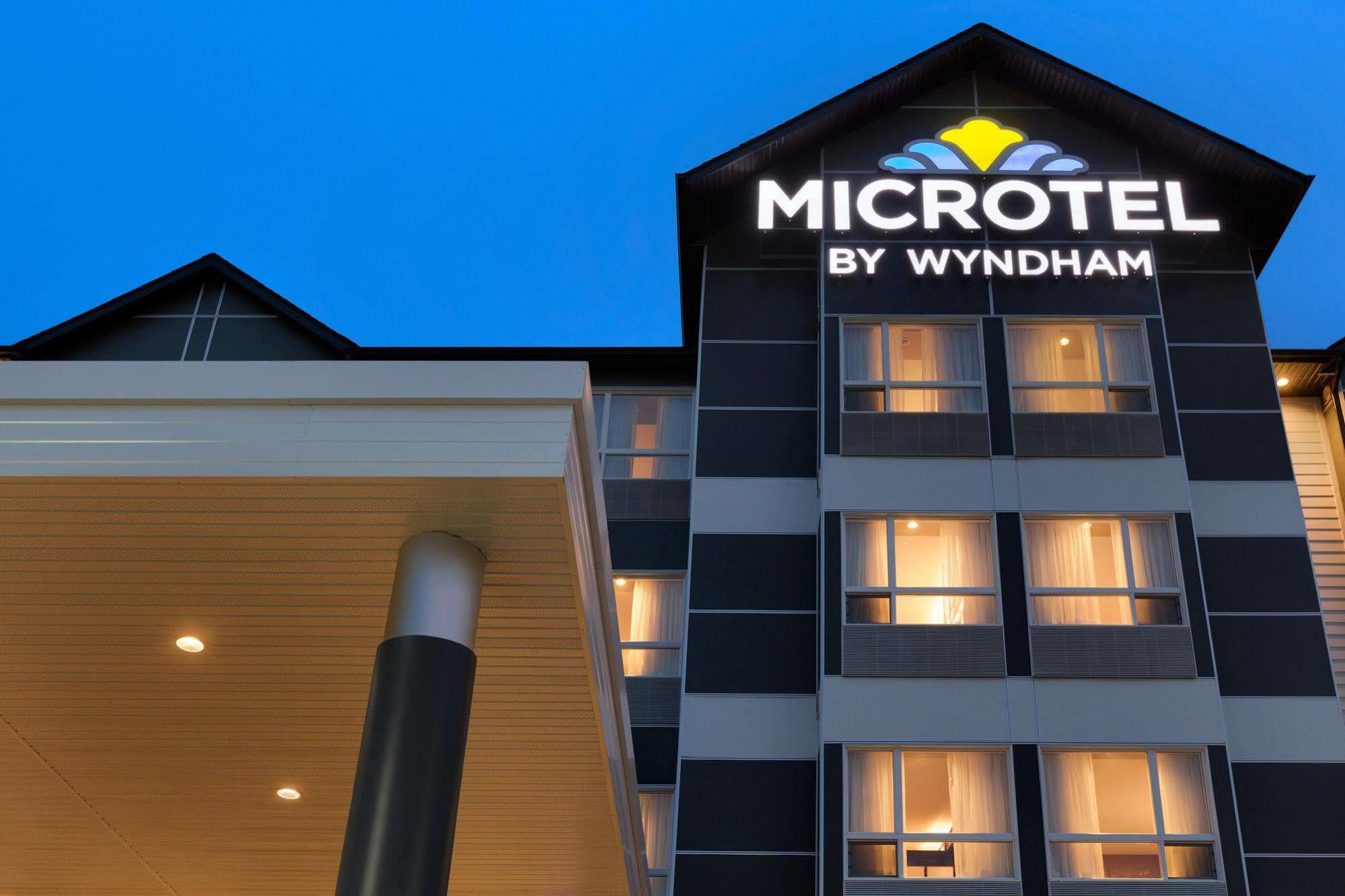 Microtel Inn & Suites By Wyndham Whitecourt Luaran gambar