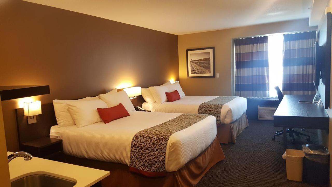 Microtel Inn & Suites By Wyndham Whitecourt Luaran gambar