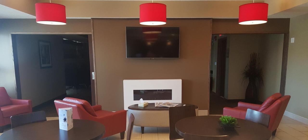 Microtel Inn & Suites By Wyndham Whitecourt Luaran gambar